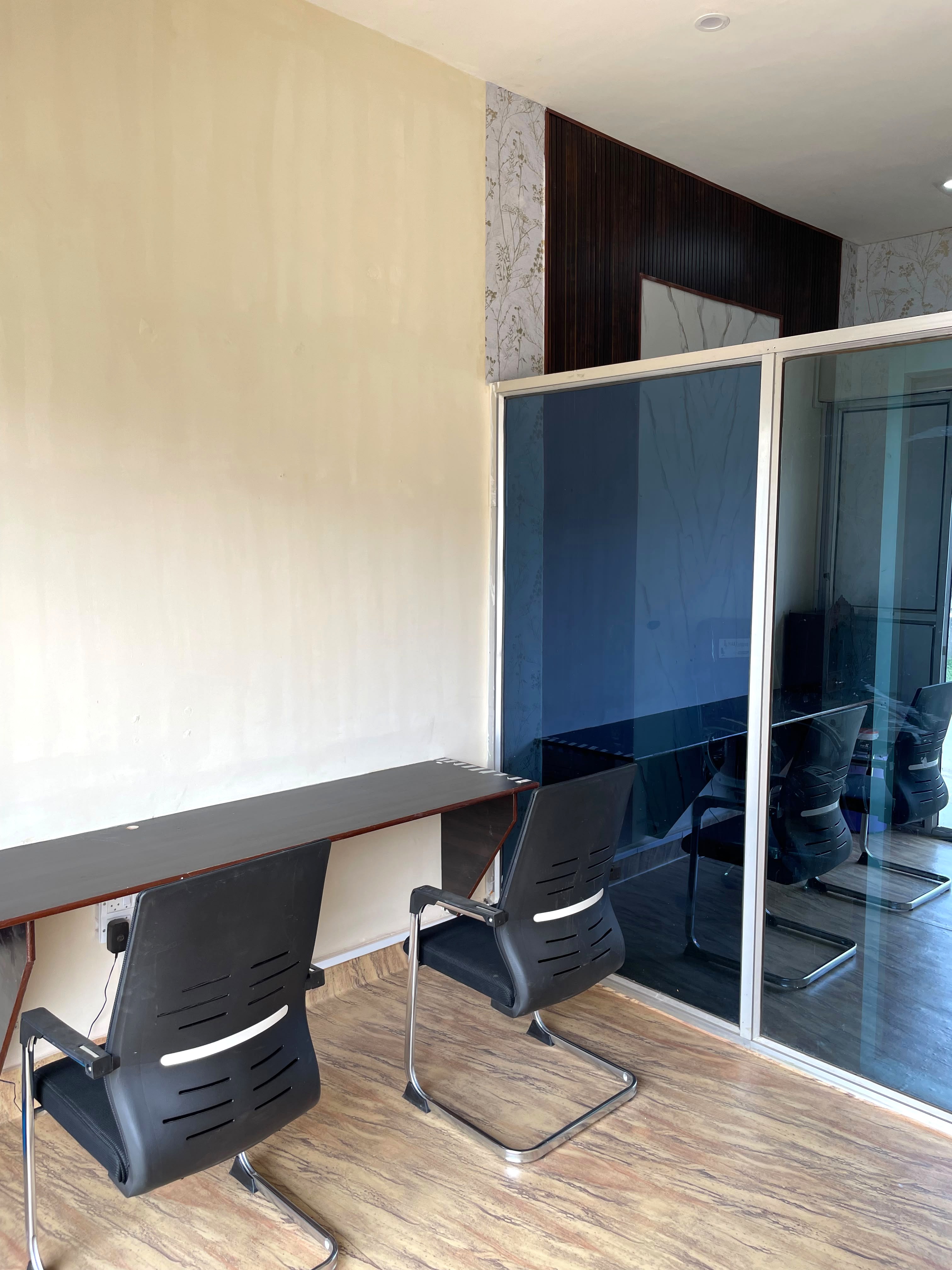 Rayaan Financial Services outer room